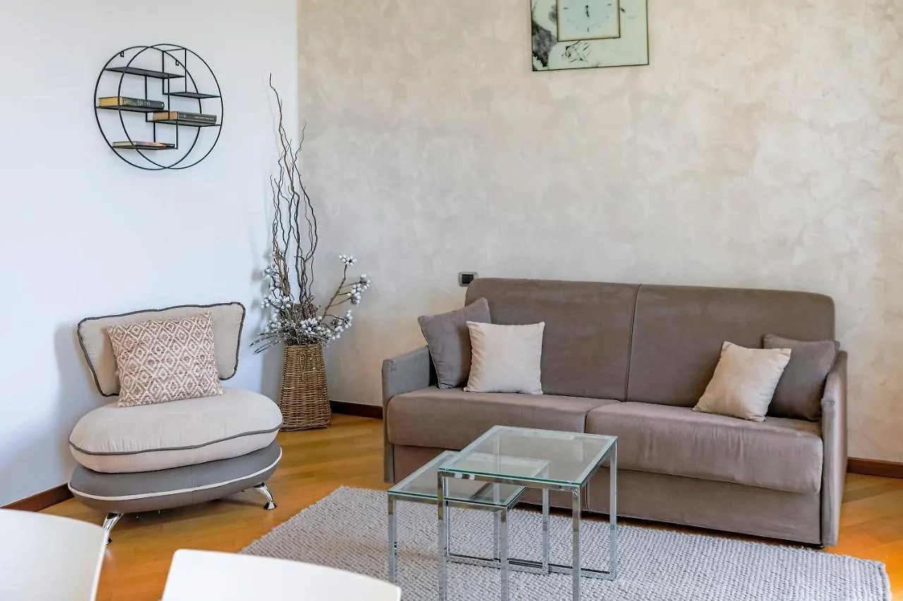 Apartment La Villa Suites - By Myhomeincomo