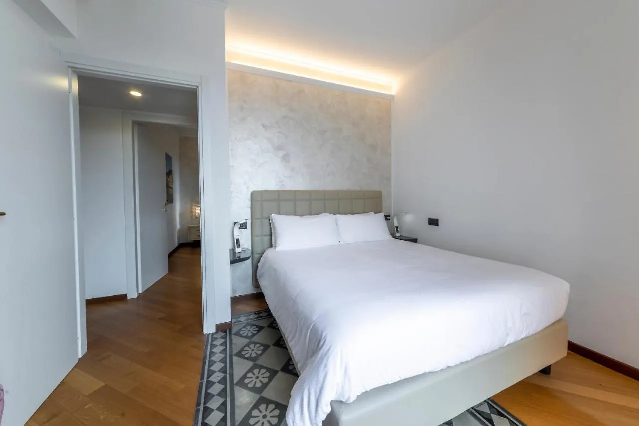 Apartment La Villa Suites - By Myhomeincomo
