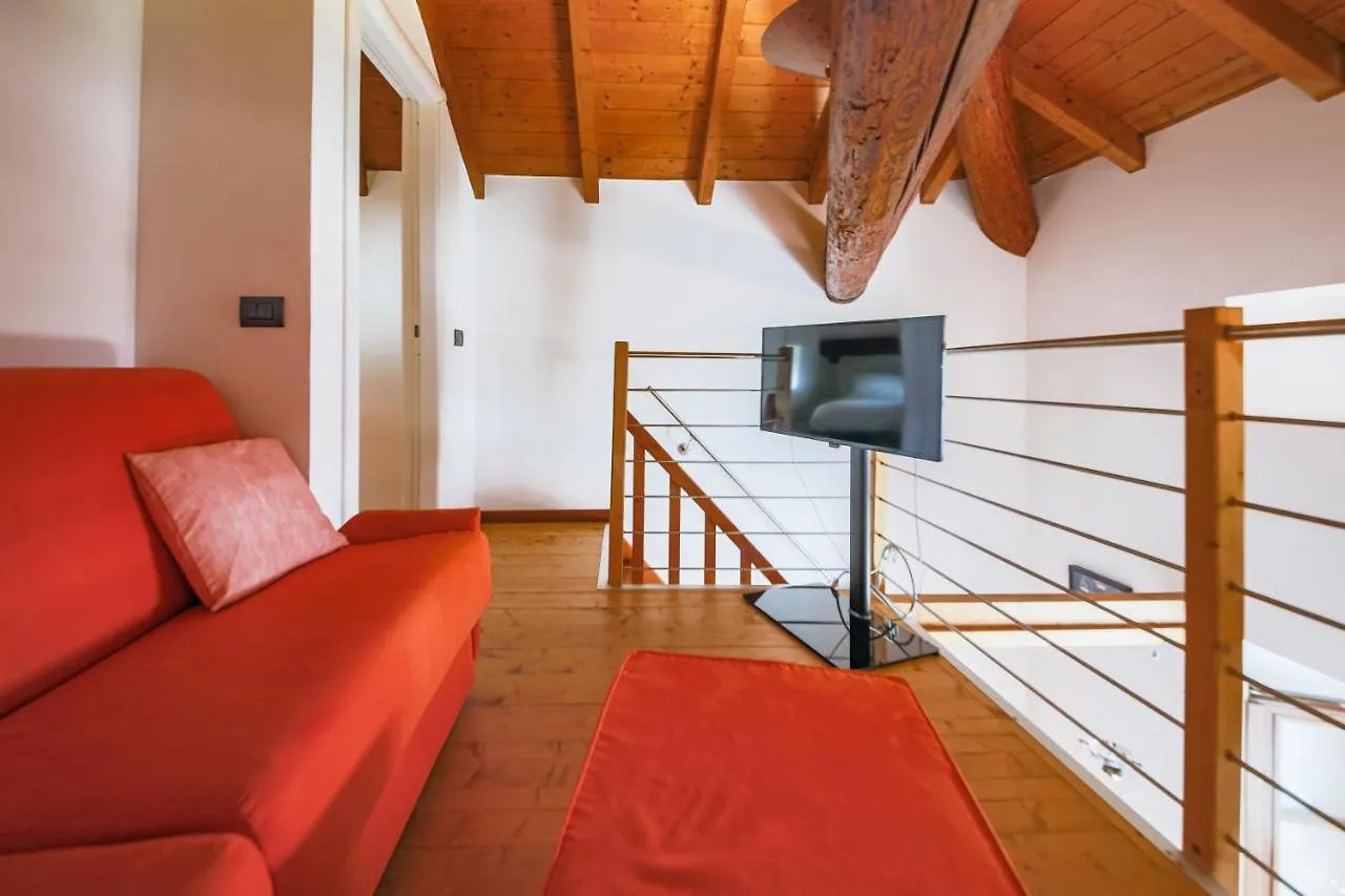 Apartmán La Villa Suites - By Myhomeincomo