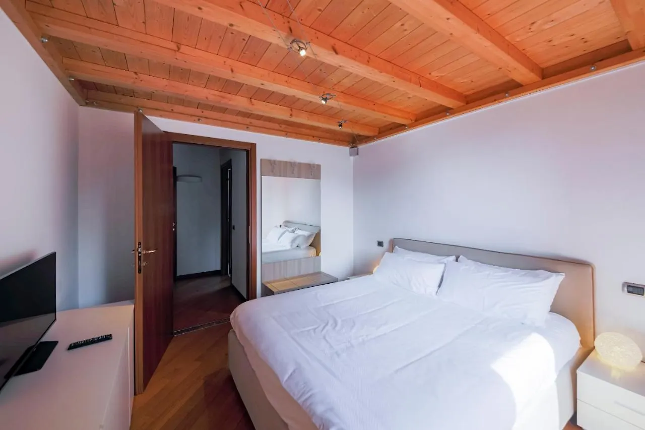 Apartment La Villa Suites - By Myhomeincomo