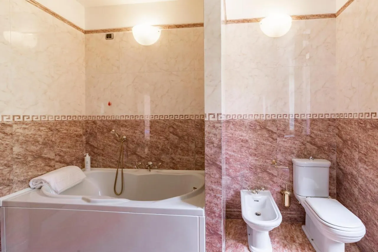 Apartment La Villa Suites - By Myhomeincomo Italy